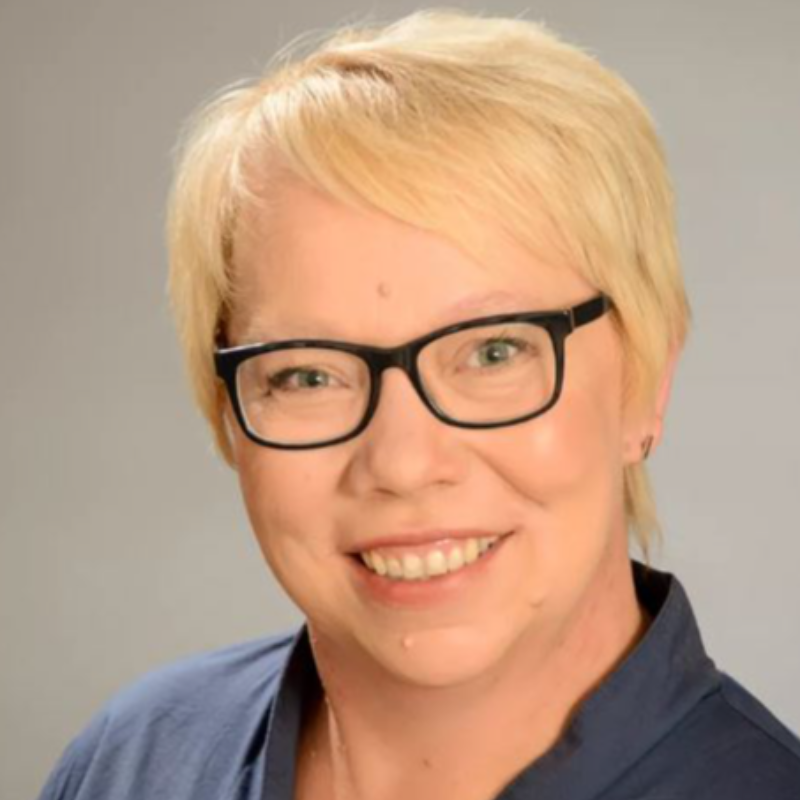  Ina Mbius