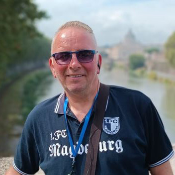  Reiner Salzer